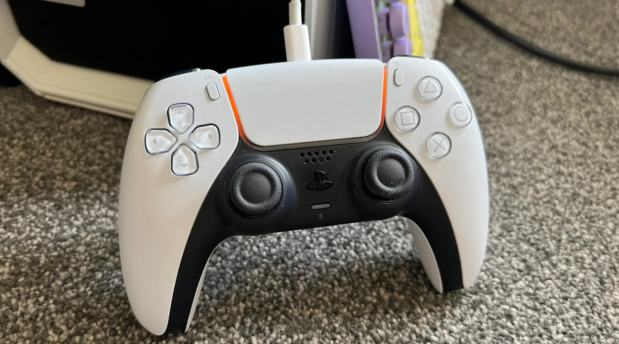 Read more about the article Get a Cheap PS5 Controller on Sale This Christmas